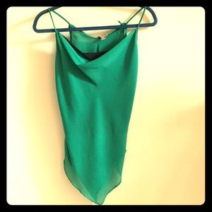 Great two layer top green/w black inside w a tie